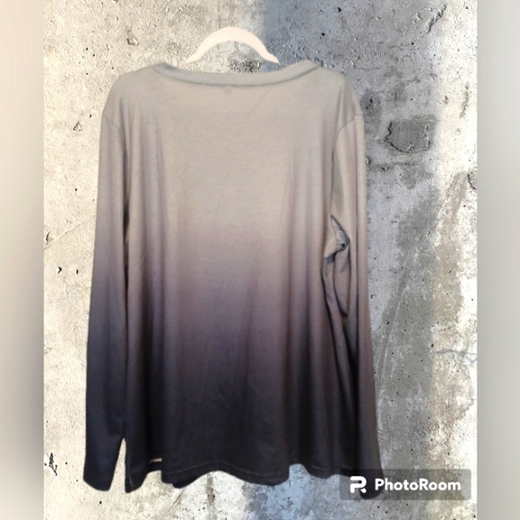 Pull over top for Women size 2xl NWOT - Picture 2 of 4